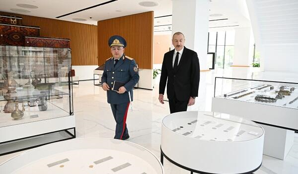 İlham Əliyev DGK-nın yeni binasının açılışında 